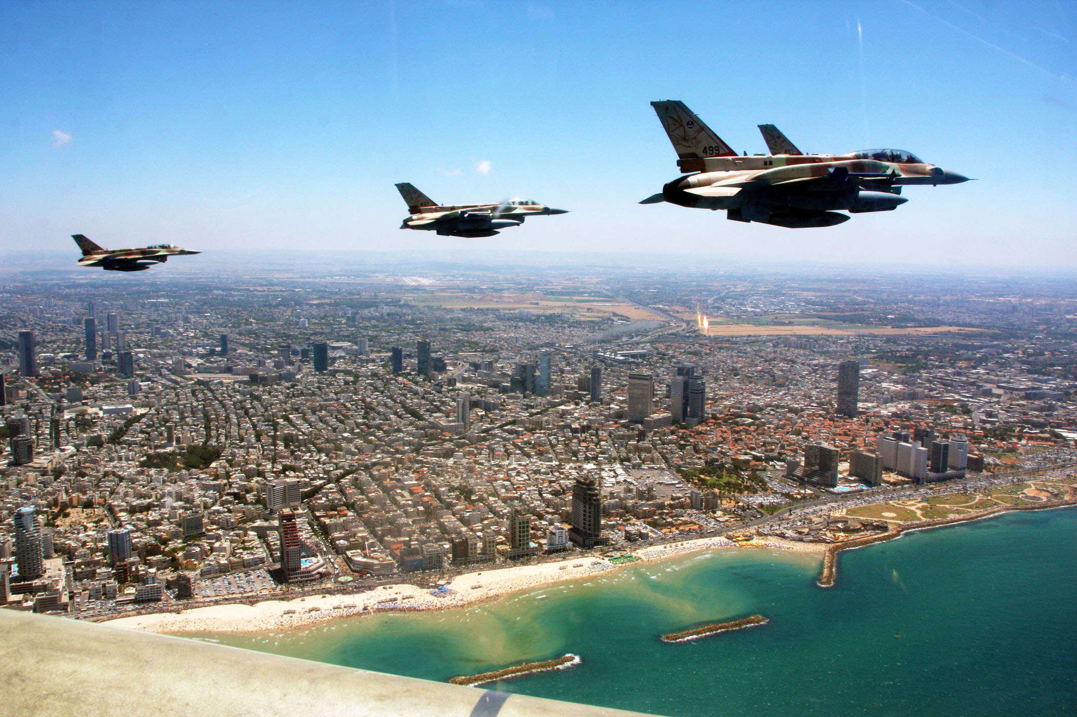 Flickr_-_Israel_Defense_Forces_-_IAF_Flight_for_Israel's_63rd_Independence_Day