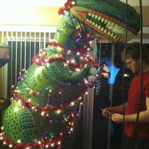 ghetto-christmas-tree-dinosaur