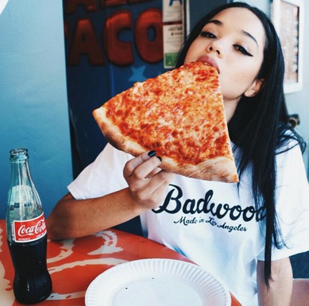 pizzát szexisen is lehet enni