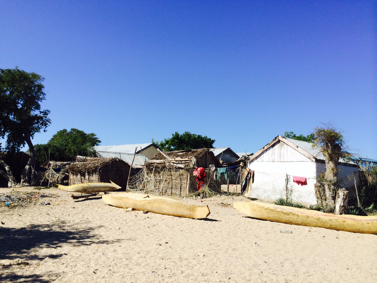 Ifaty: Madgaszkáron a halászat is fontos jövedelemforrás a part menti településeken: a madagaszkári polipok például olyan népszerűek, hogy a kis Indiai-óceán melletti falvakból Európa szupermarketeinek és éttermeinek polcaira is szállítanak belőle (Fotó: Szabó Nóra)