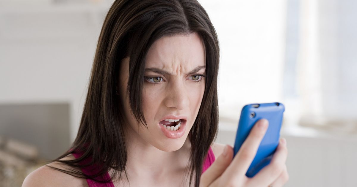 Angry-woman-on-phone