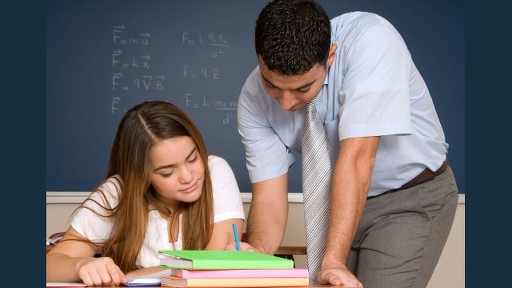 Lehet, hogy belezúgtam a tanáromba?!