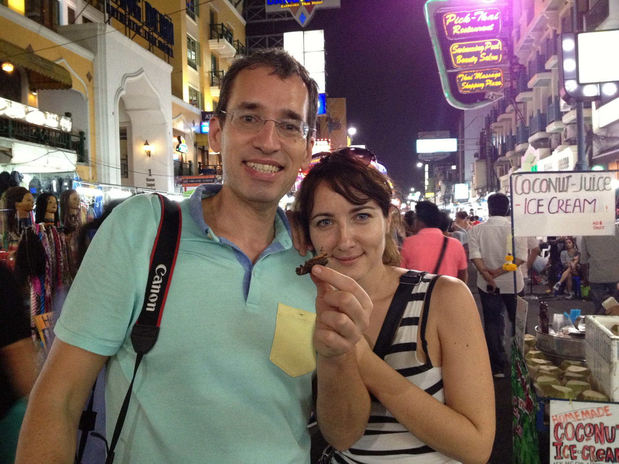 Pattaya Part III- A középsuli.hu lapigazgatója bogarakból falatozott