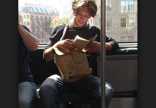 Hashtag: szexikonyvetolvasni