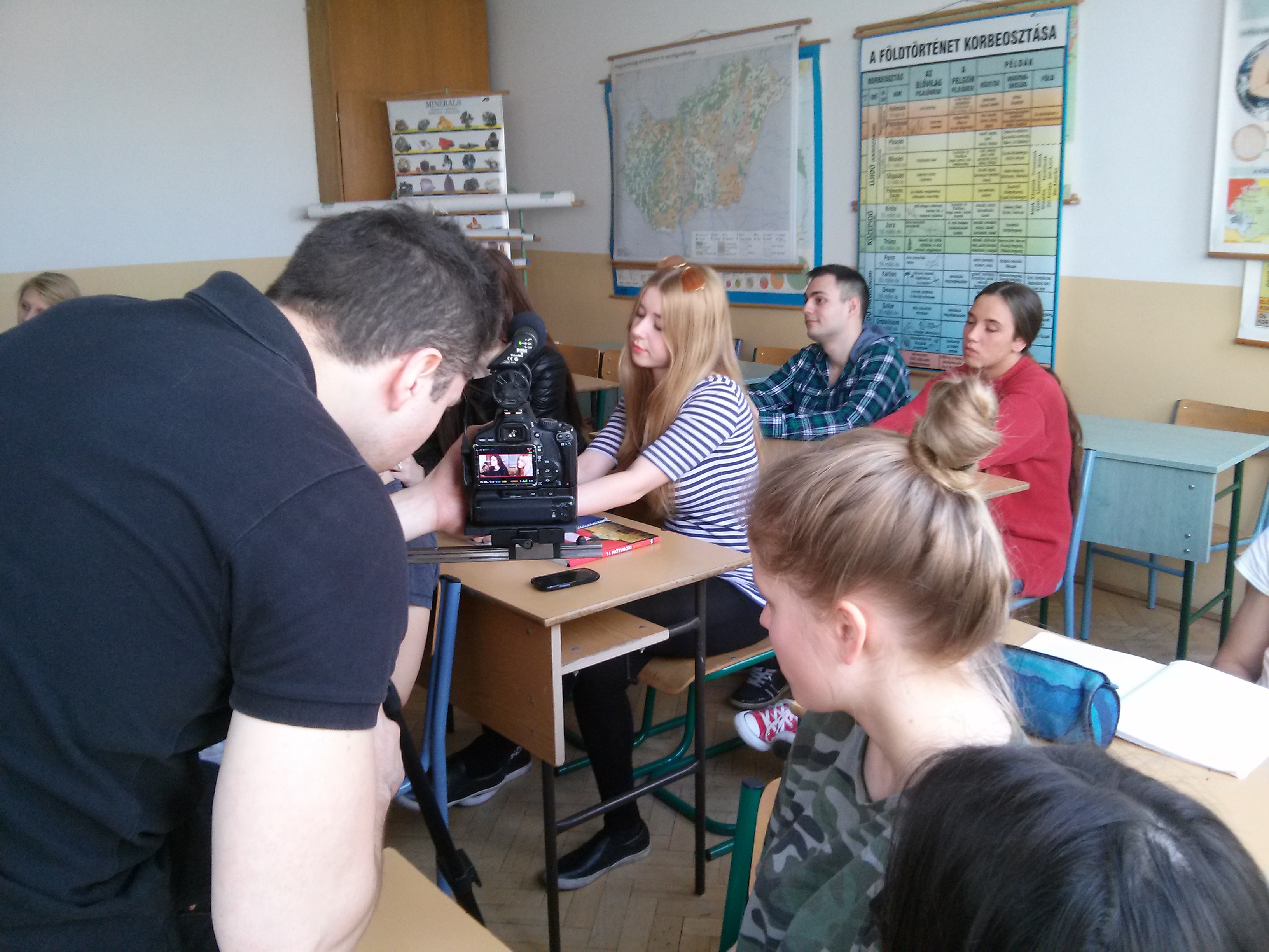 Elkezdődött a Középsuli.hu tinisorozatának forgatása!