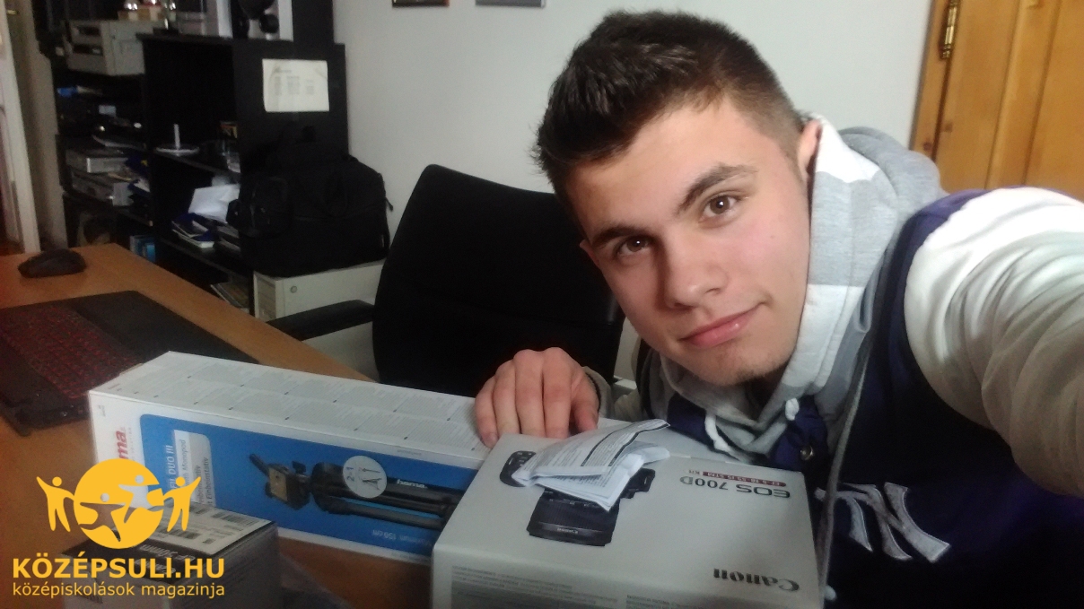 Te is szívesen nyernél technikai eszközöket a Középsuli egy pályázatán 250.000 Forint értékben?