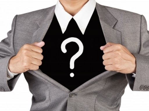 Ki az a srác, akinek szemöldöke külön életet él?