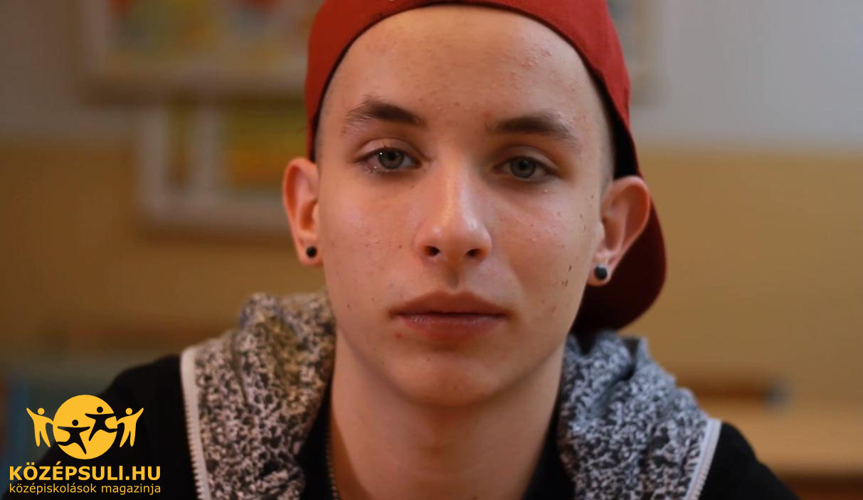 Bizony! Ilyen régen indult a Középsuli sorozat!