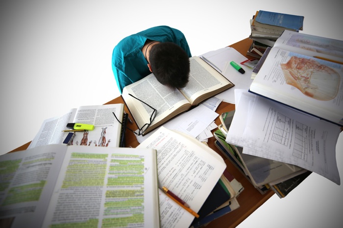 “Az érettségi egy vicc” – Érettségi vs. egyetemi vizsgák