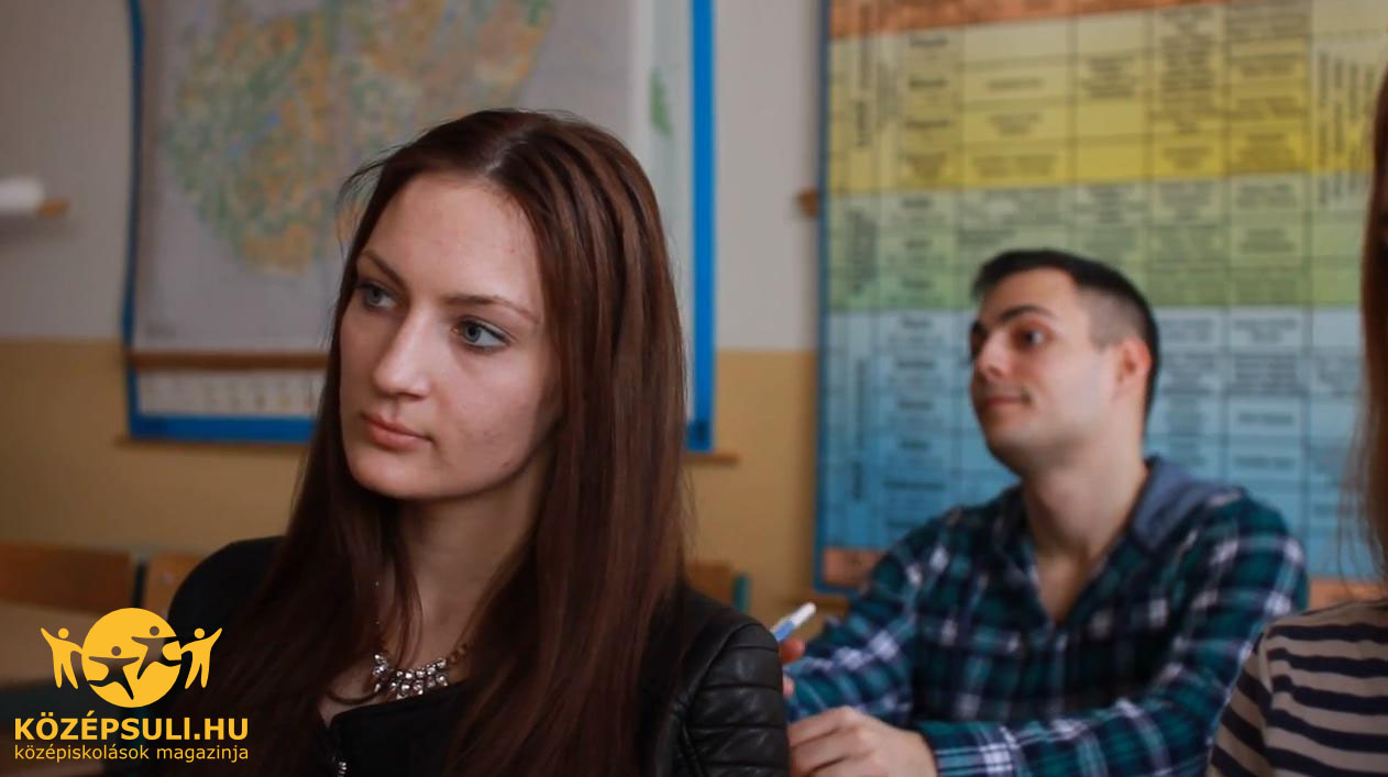 Mersz vagy Mersz: Barbi az utcán kér segítséget a házijához