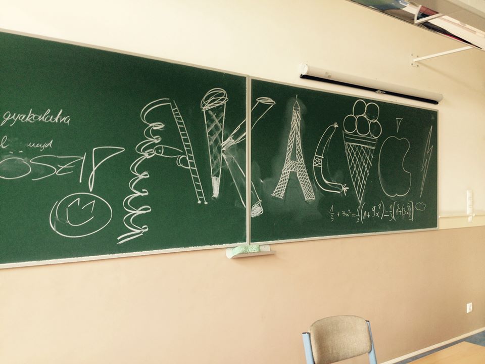 Mindjárt itt a vakáció! Ti mit írtok a táblára?