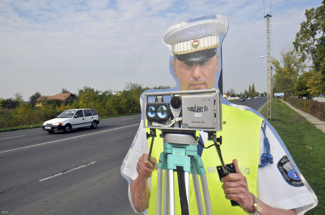 Így csapják be a gyorshajtókat a dél-afrikai rendőrök!