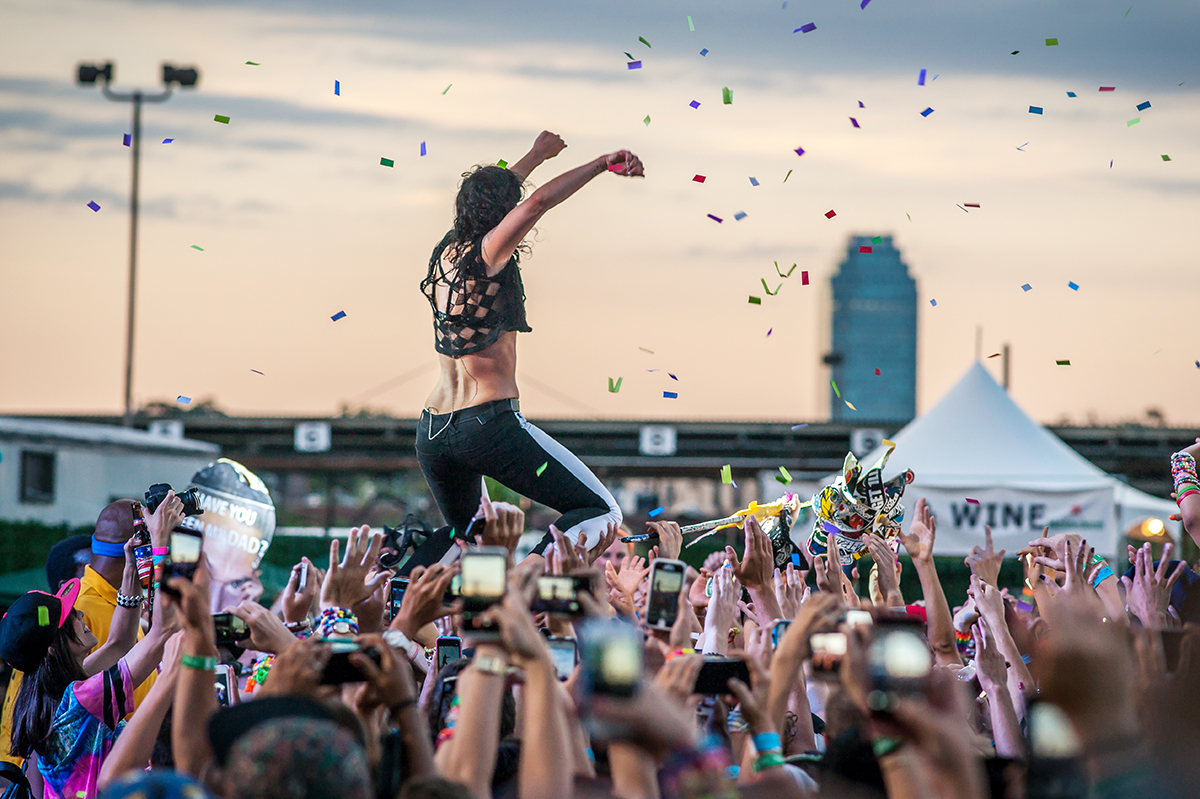 Belevetjük magunkat az éjszakai élet forgatagába