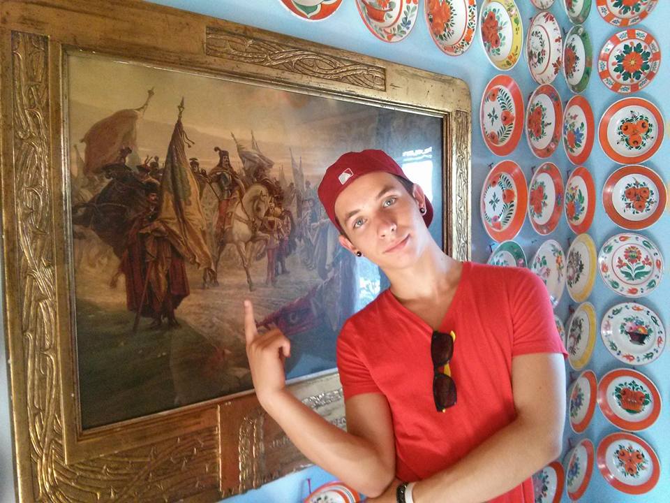 Olivér odáig van a magyar kultúráért – Merre járt a Középsuli sztárja idén nyáron?