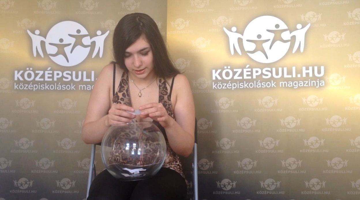 Betti vajon hogyan szerepel a kvízjátékban? – Középsuli TV