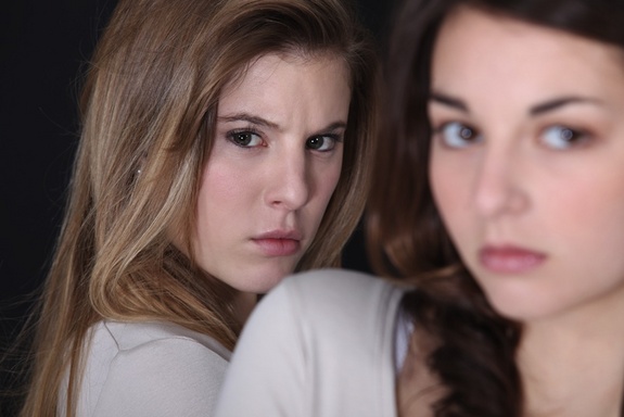 Hónapokig fenyegetett az exem új barátnője – Interjú