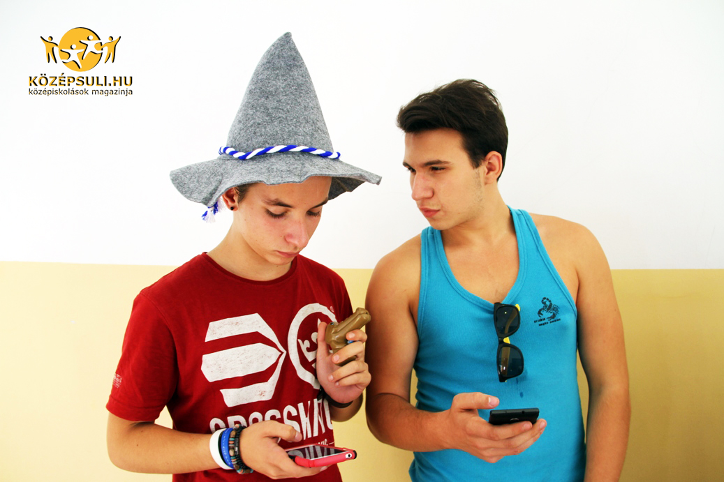 Rádióztak a Középsuli szereplői – Bende és Olivér