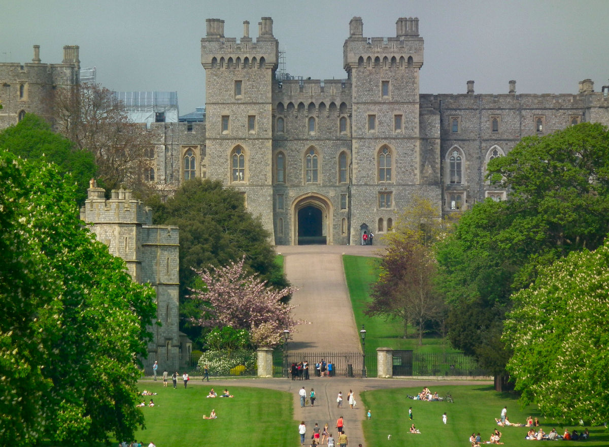 Anglia legrégebben lakott kastélya!
