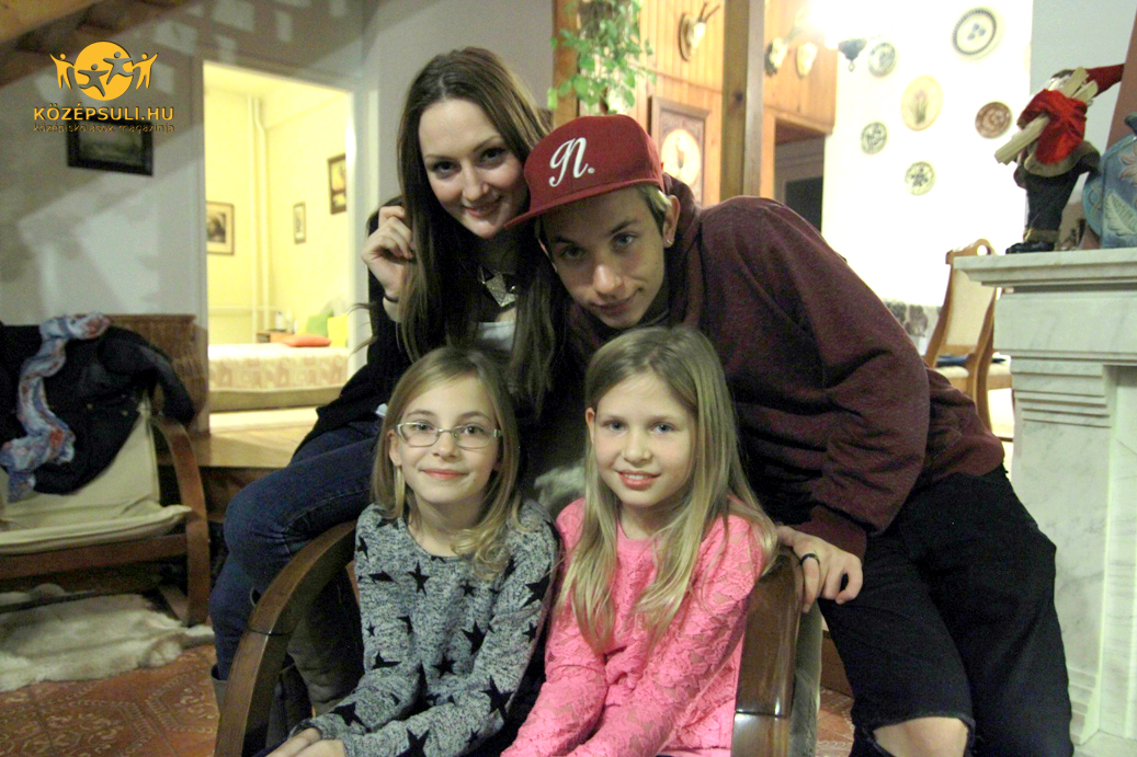 Középsuli Barbi meglátogatta rajongóját, és Olivért vitte ajándékul