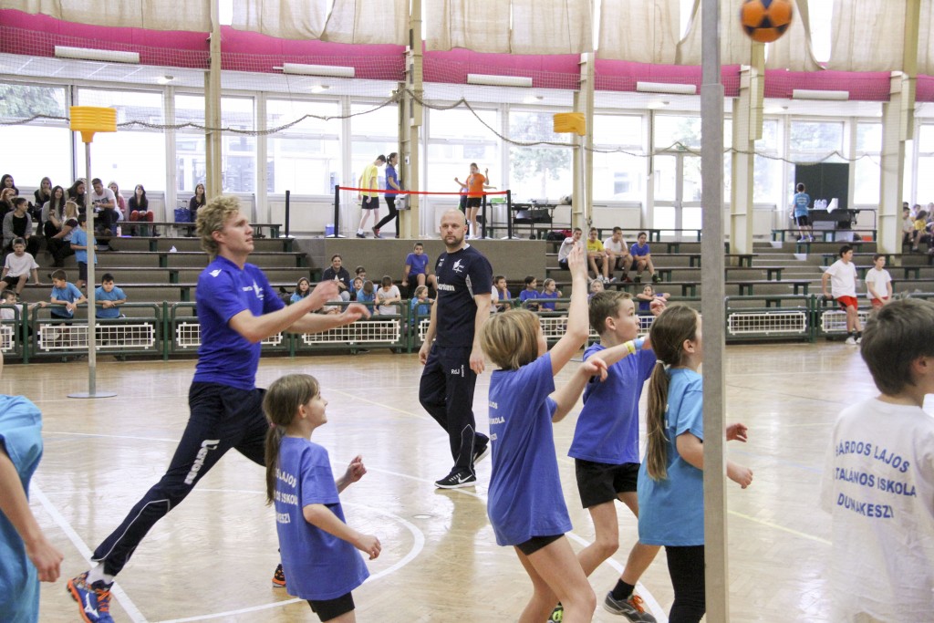 Hallottál már a korfballról? Dunakeszi iskolában járt az Európa Kupa győztes csapat!