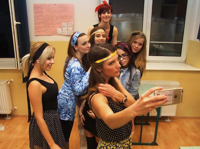 Küldd el farsangi fotód, és légy ott a Középsuli sorozat forgatásán!