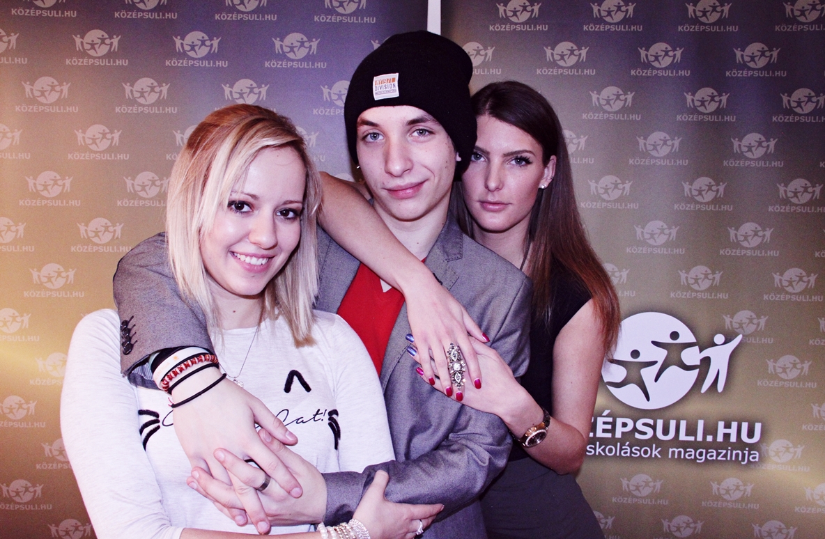 Kiderül, hogy ki kivel van jóban a valóságban – Ask.fm kérdezz-felelek – KÖZÉPSULI TV