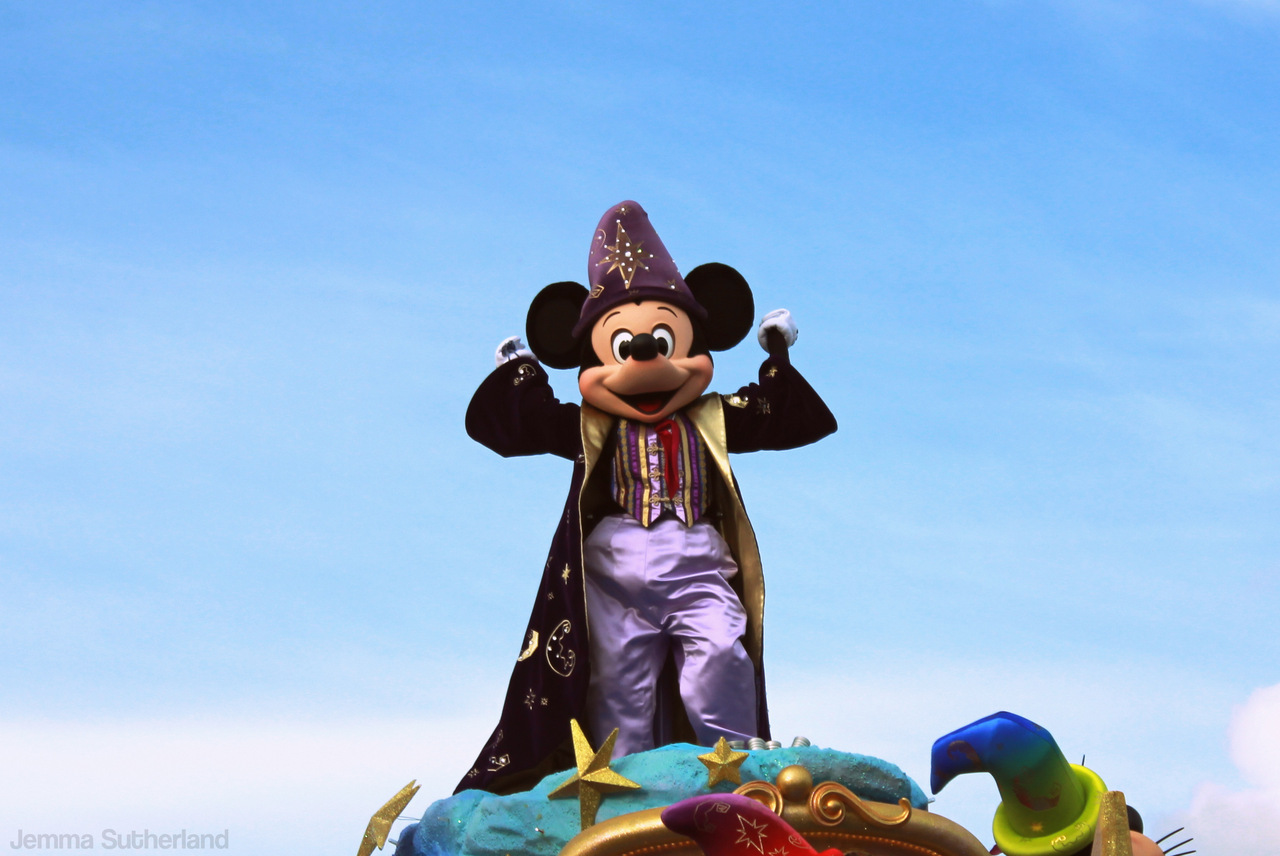 Miki egérre Párizsban is rátalálsz