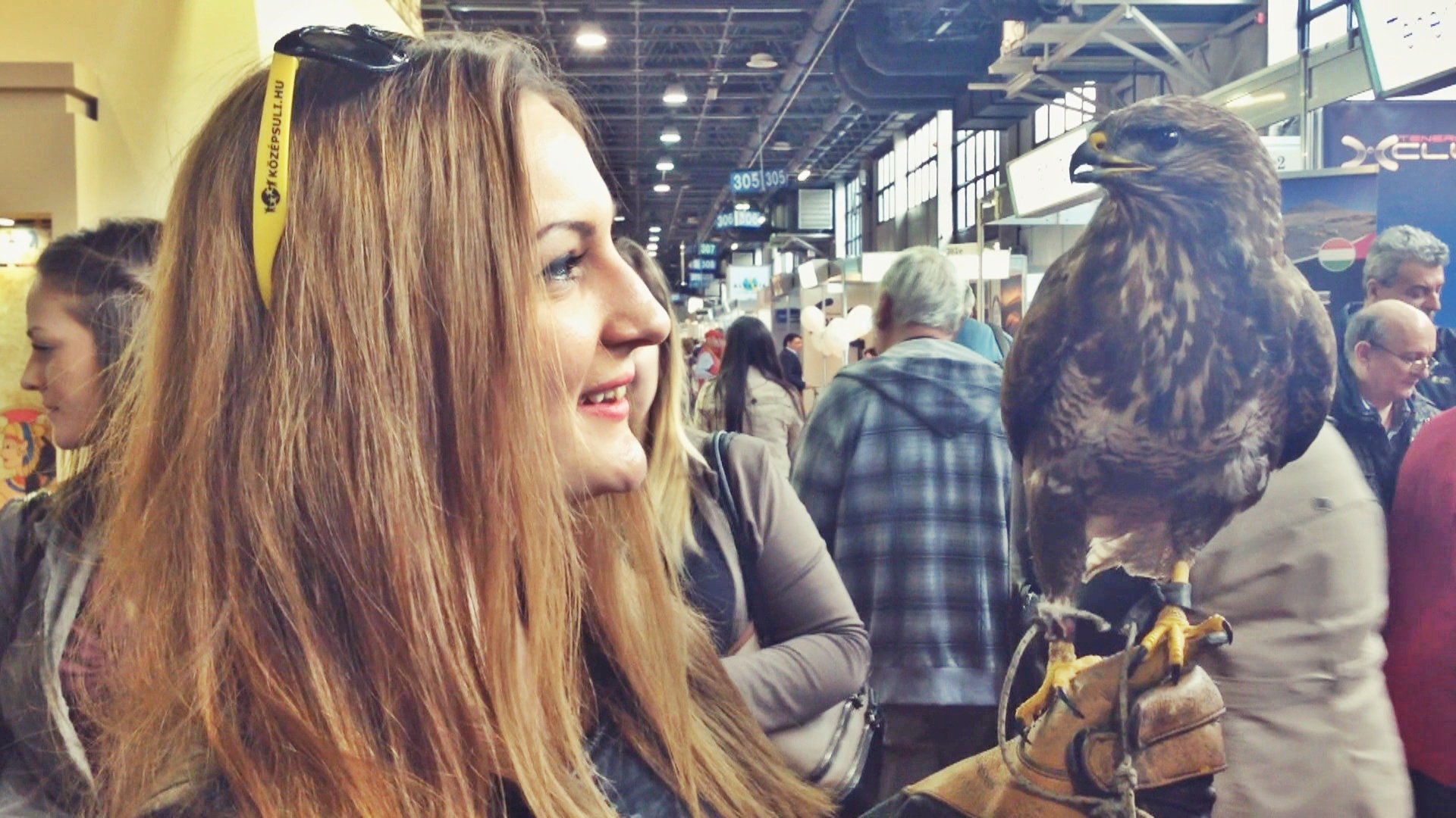 A Középsuli sorozat szereplői imádták Katinkát, az Utazás Kiállítás madarát – KÖZÉPSULI TV