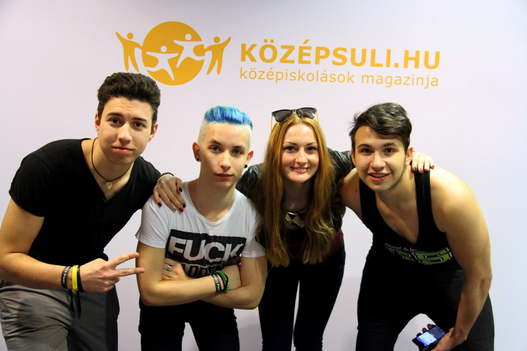 Hosszú sor várta a nyitást az Esport Festen