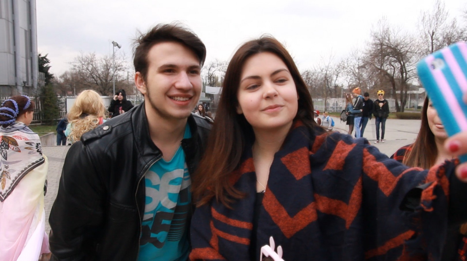 Imádták a rajongók Bendét és Esztert a MondoCon-on – KÖZÉPSULI TV