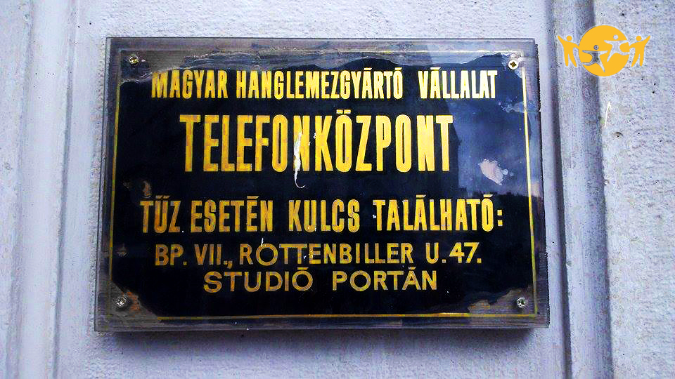 Ritka, hogy egy hanglemezgyártó vállalat épülete emléktáblát kapjon