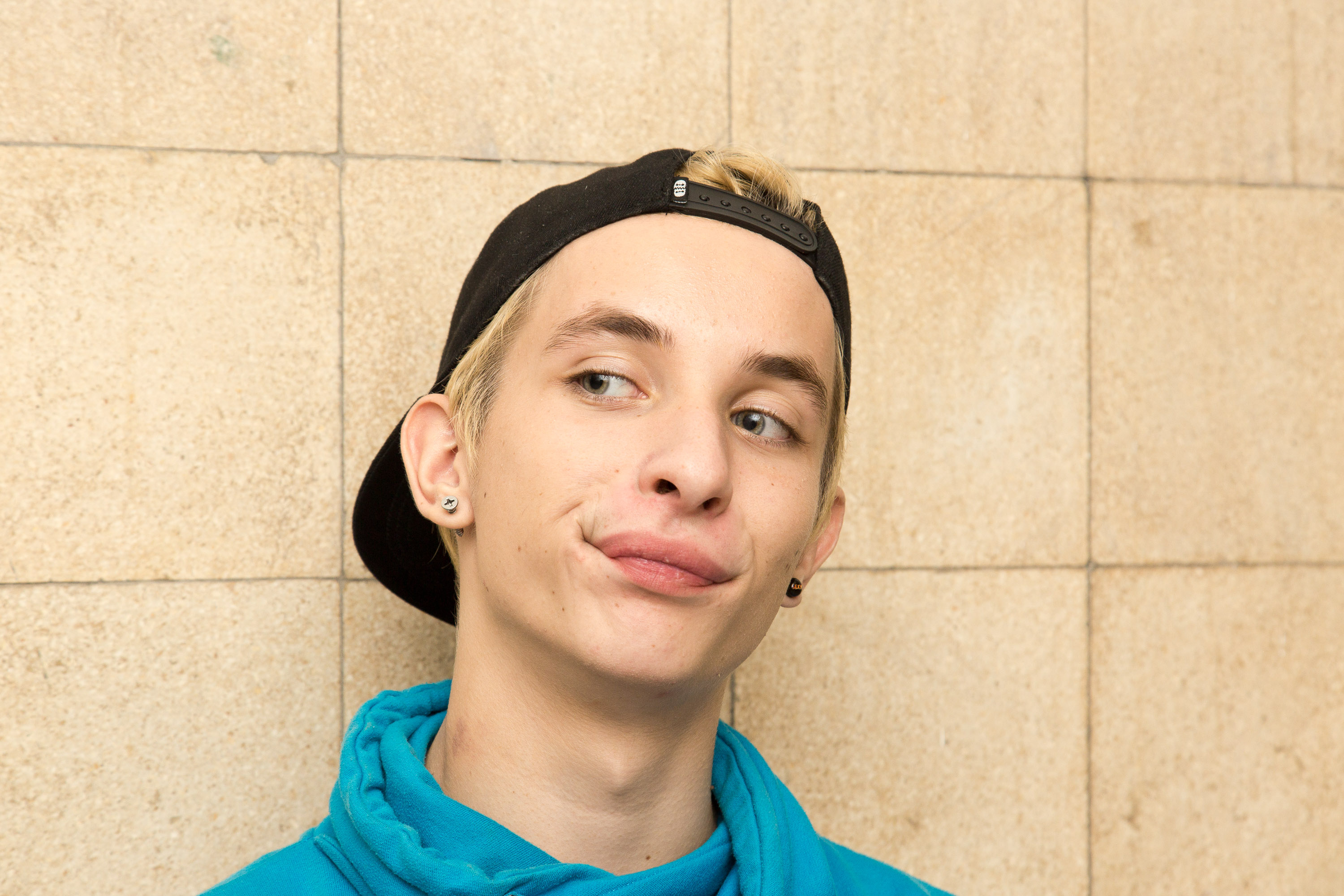 Olivért legyőzi az irodalom? – A nagy versfelismerős kihívás – Középsuli TV