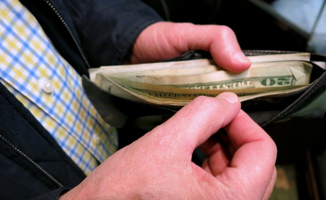 Jobban fáj, ha készpénzzel fizetünk