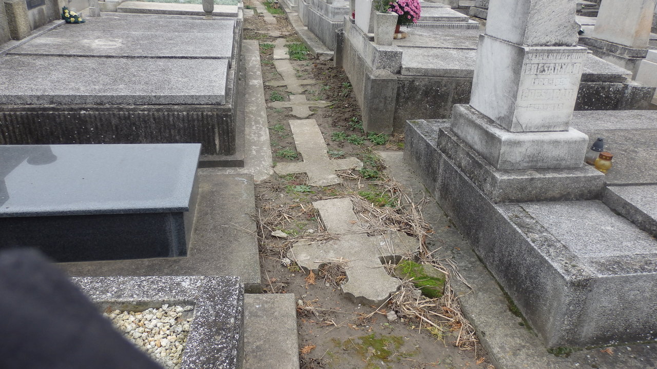 Felháborította az embereket, ami a makói temetőben történt