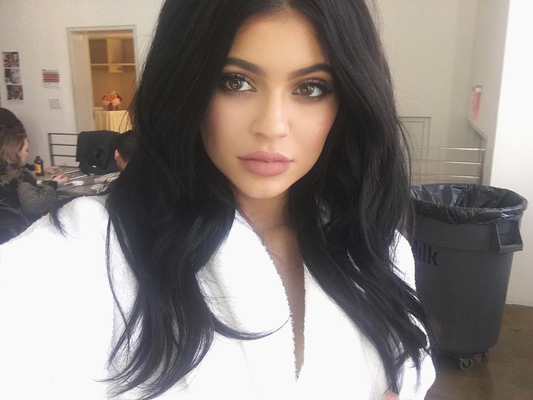 Kylie Jennert bikinis képének Photoshoppolásával vádolják