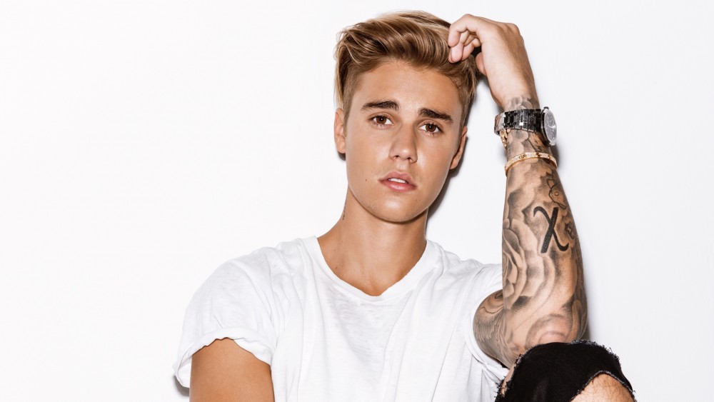 Justin bieber meleg szex kép leszbikus szex hármasban