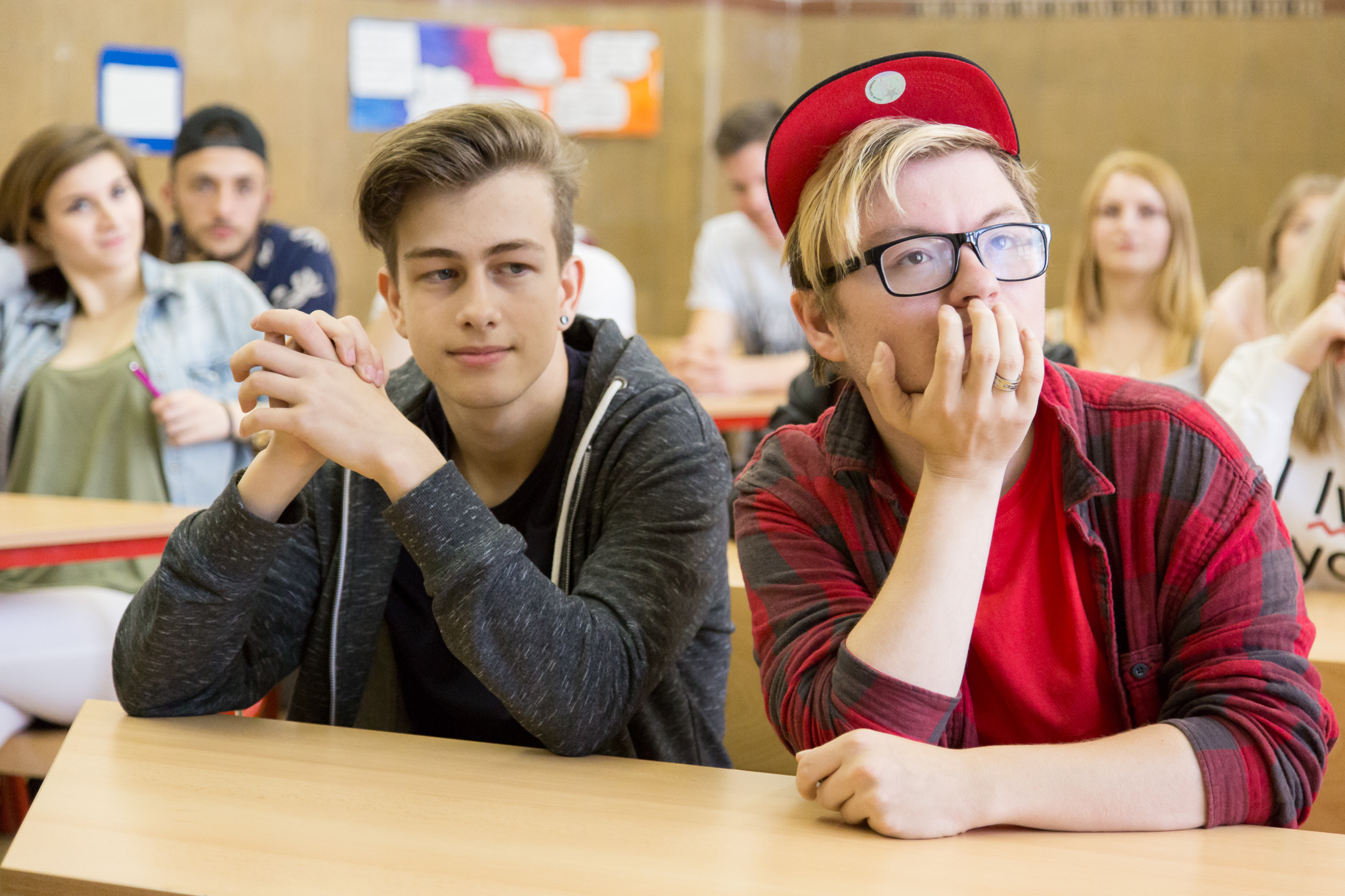 KVÍZ – Mennyire ismered a Középsuli sorozat B osztályának tagjait?