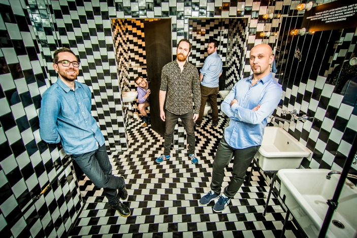 Drastik Putto – Fából készült lány