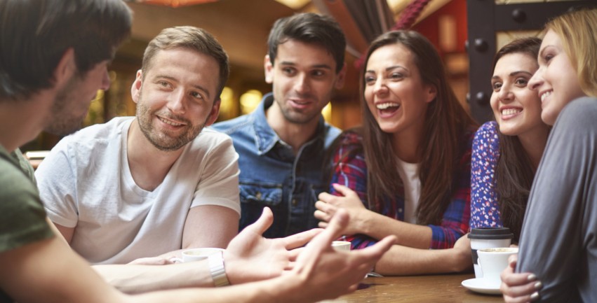 10 ok, amiért a pasid nem mutat be a haverjainak