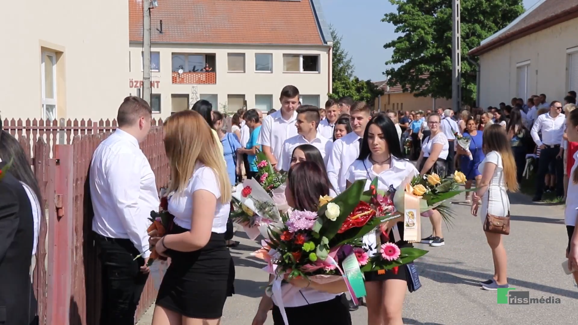 Elballagtak a dombrádi Móra Ferenc Általános Iskola és Gimnázium végzős diákjai