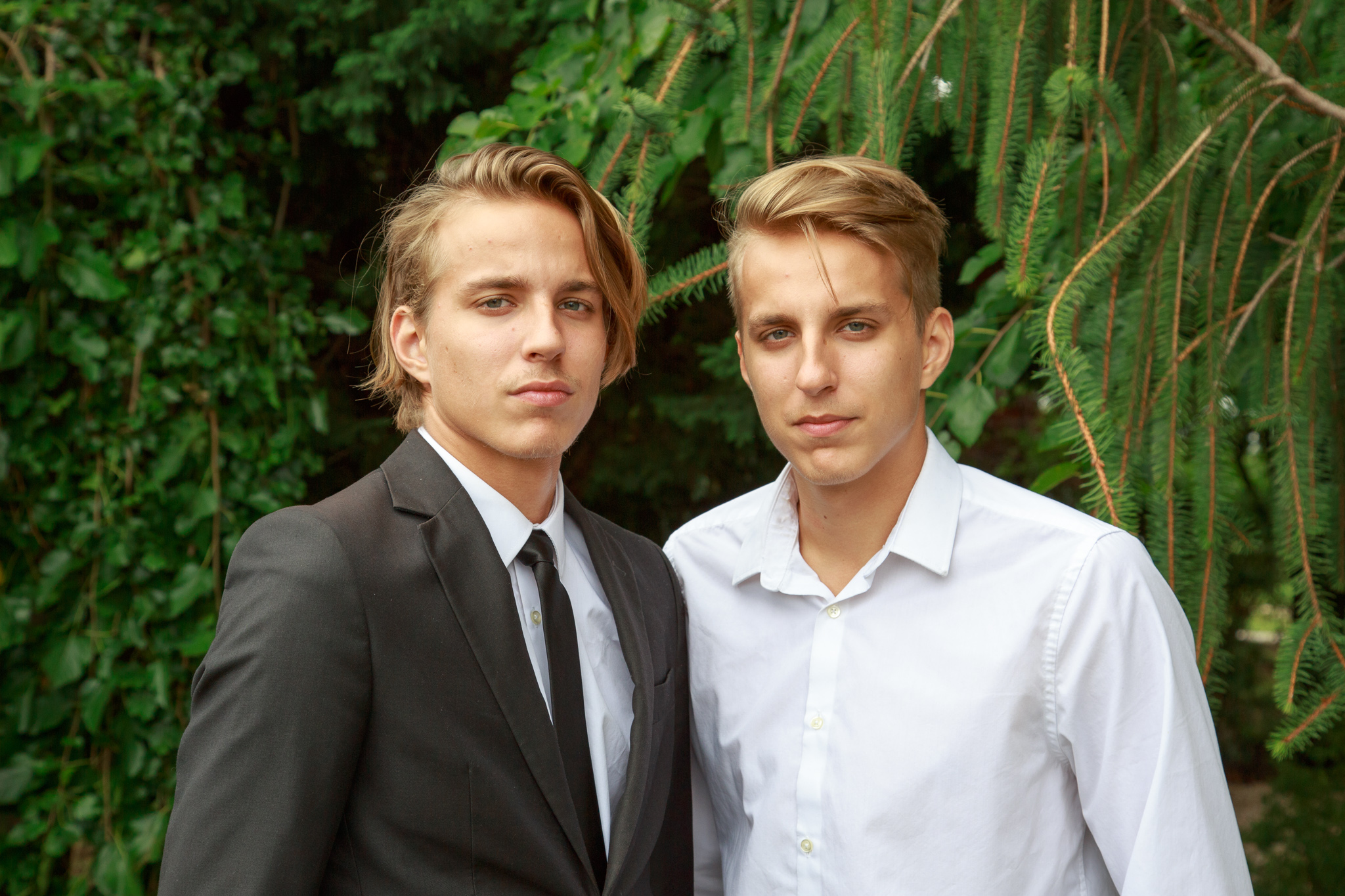 Ki kellett zavarni az ikreket az esküvőről!