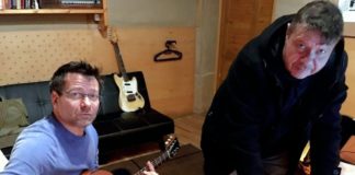 Online koncertet ad Lovasi András, méghozzá egykori zenész társával