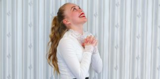 Leérettségizik Kata tanárnő druszája