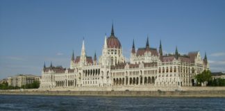 Meghosszabbíthatják a veszélyhelyzeti rendeleteket