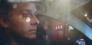 A pandémia előtti időkbe repít vissza az Aurevoir. új dala