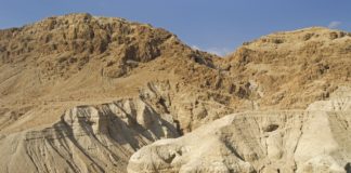 Bibliai tekercsek kerültek elő a Horror-barlangból