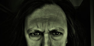 Zene süketeknek: durva beszólások és kegyetlen igazságok