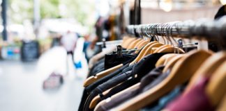 Hamarosan újra nyitnak a boltok és a sulik!