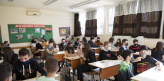 Folytatódik a telefon káosz!