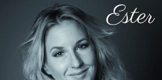 Streisand dalokon keresztül mesél a közönségnek Ester